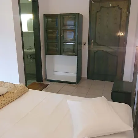 Апартаменты Pavlos Maria Double With Double Bed Скиатос